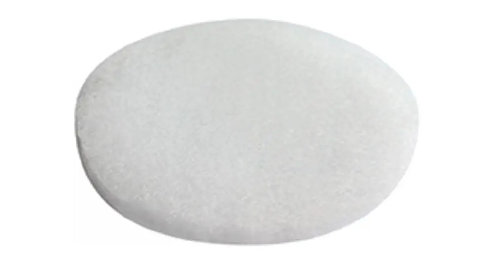 Weißer runder Filter für Luftreinigung, geeignet für Produkte von Vaillant. Erkennbarer feiner Oberflächenbelag, hergestellt aus speziellem Filtermaterial.